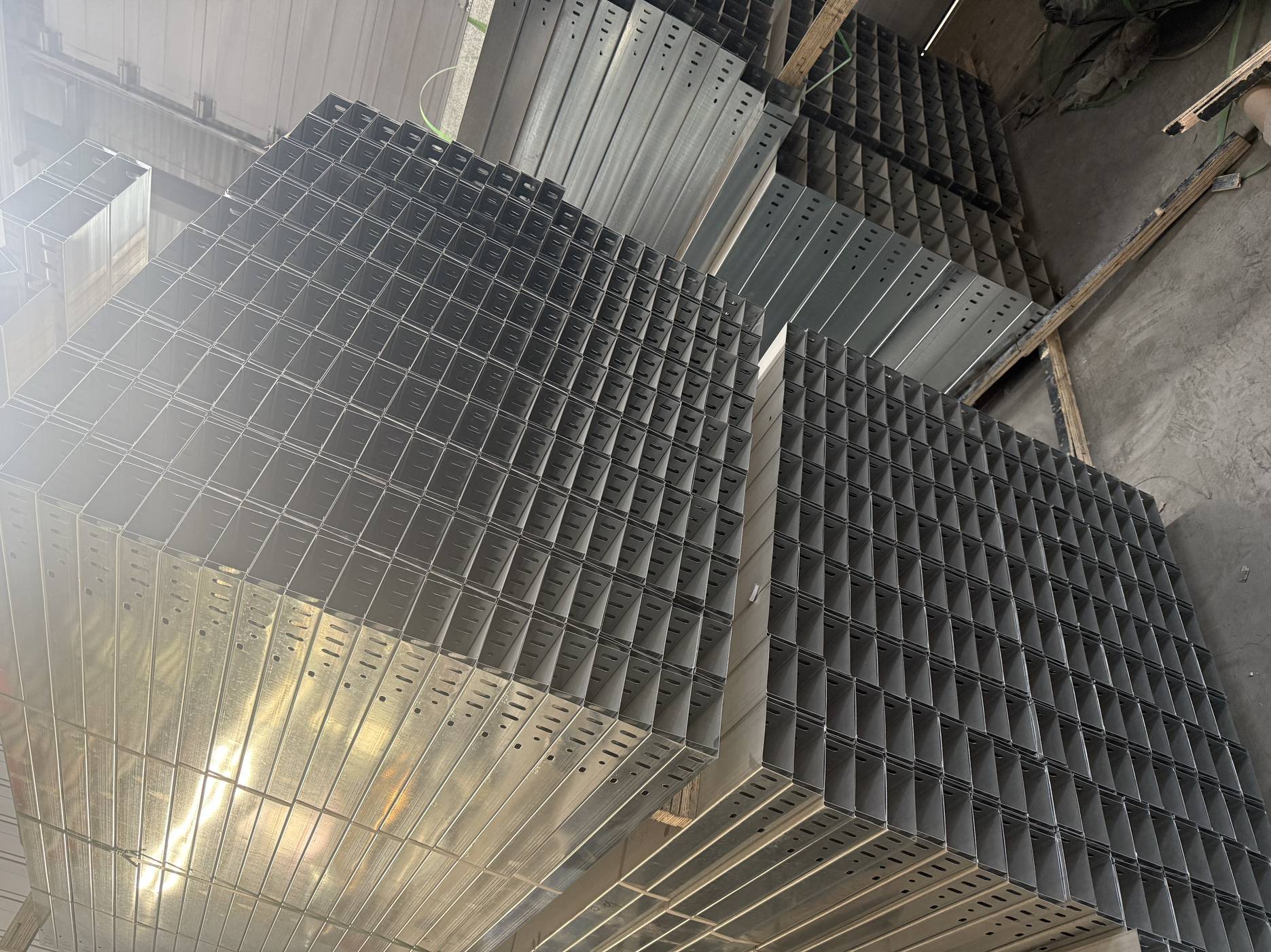威海市金属桥架工业厂房桥架 - 排名